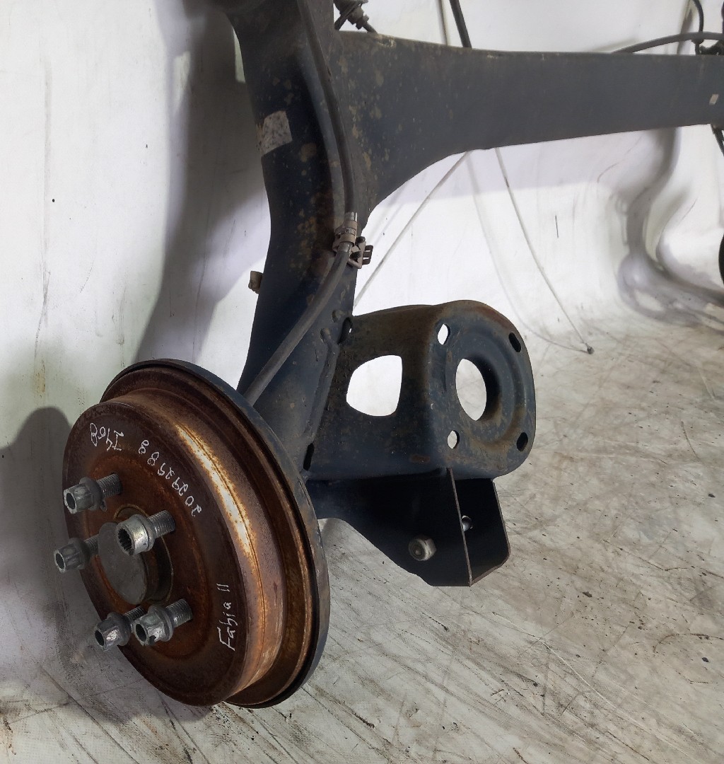 Rear axle with drum brakes SKODA Fabia II Hatchback (542, 5J) Imagem-1