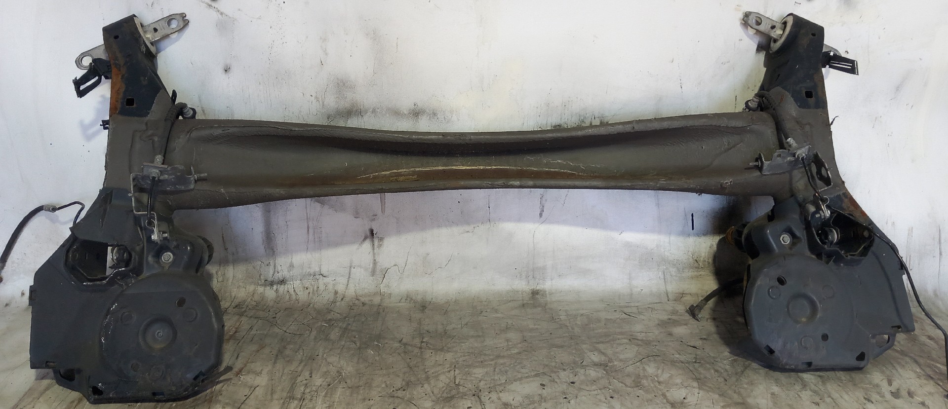 Rear axle with discs