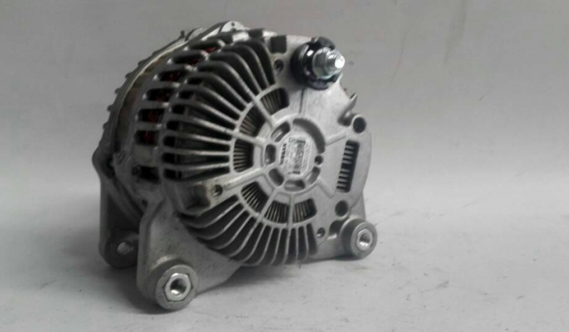 Alternador NISSAN Juke (F15) Imagem-1
