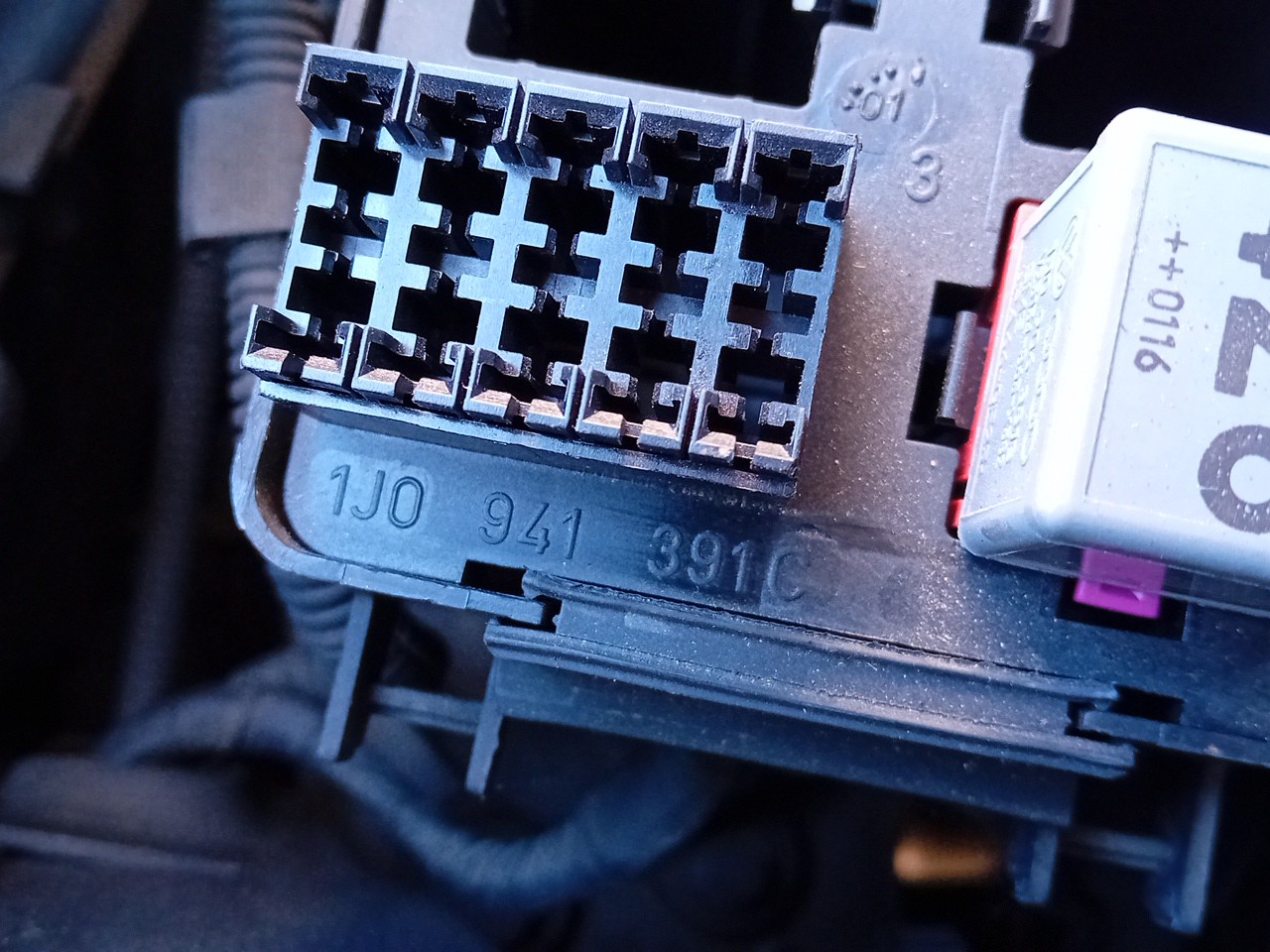 Boîte de fusibles / SAM / BSI AUDI TT (8N3) Imagem-1