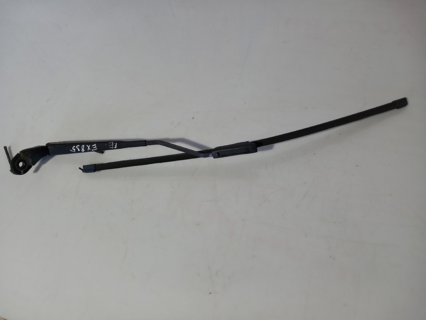 Windscreen wiper arm Left front