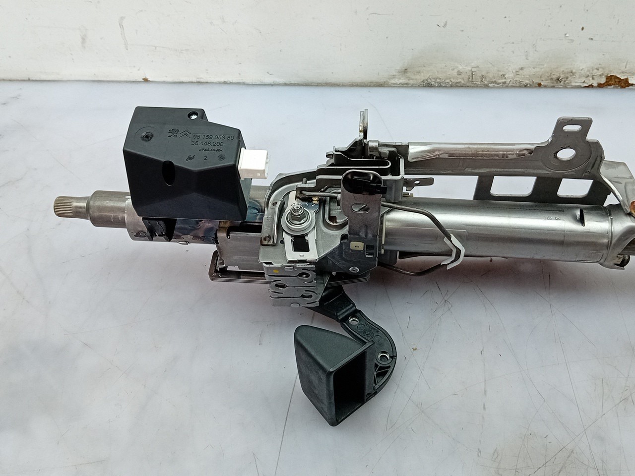Steering column PEUGEOT 208 II Imagem-1