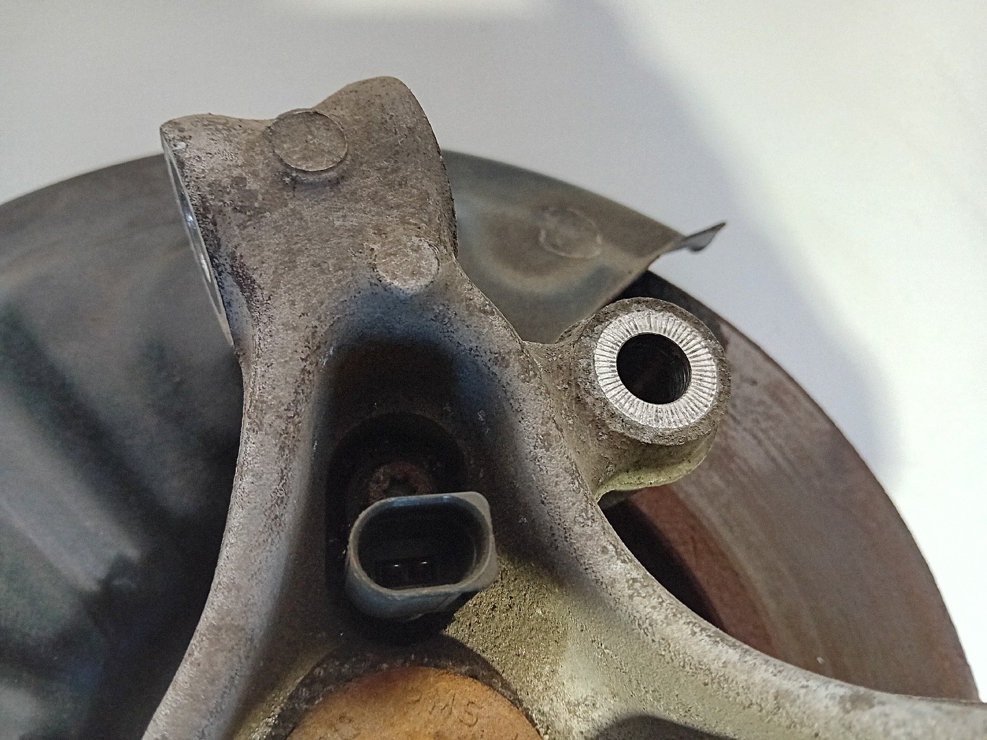 Right rear steering knuckle VOLKSWAGEN Tiguan (AD1, AX1) Imagem-3
