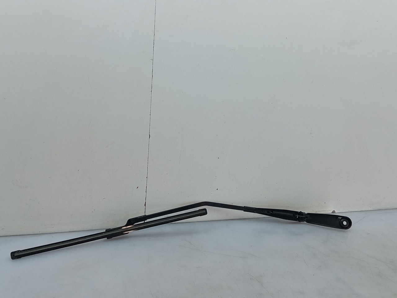 Brazo de limpiaparabrisas delantero derecho VOLVO V40 Hatchback Imagem-1