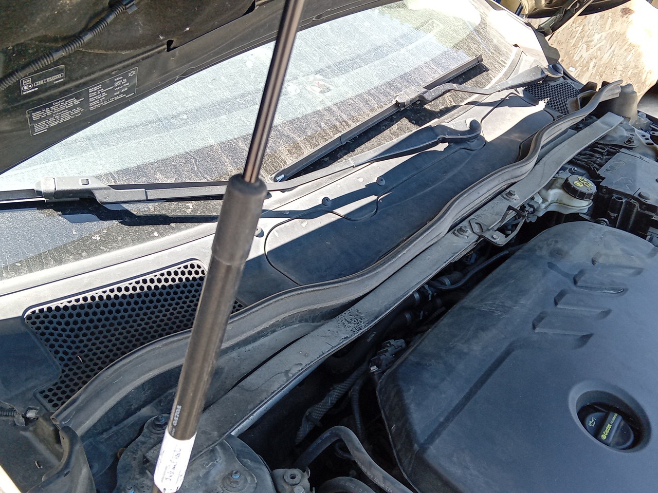 Dashboard cover VOLVO V40 Hatchback Imagem-1