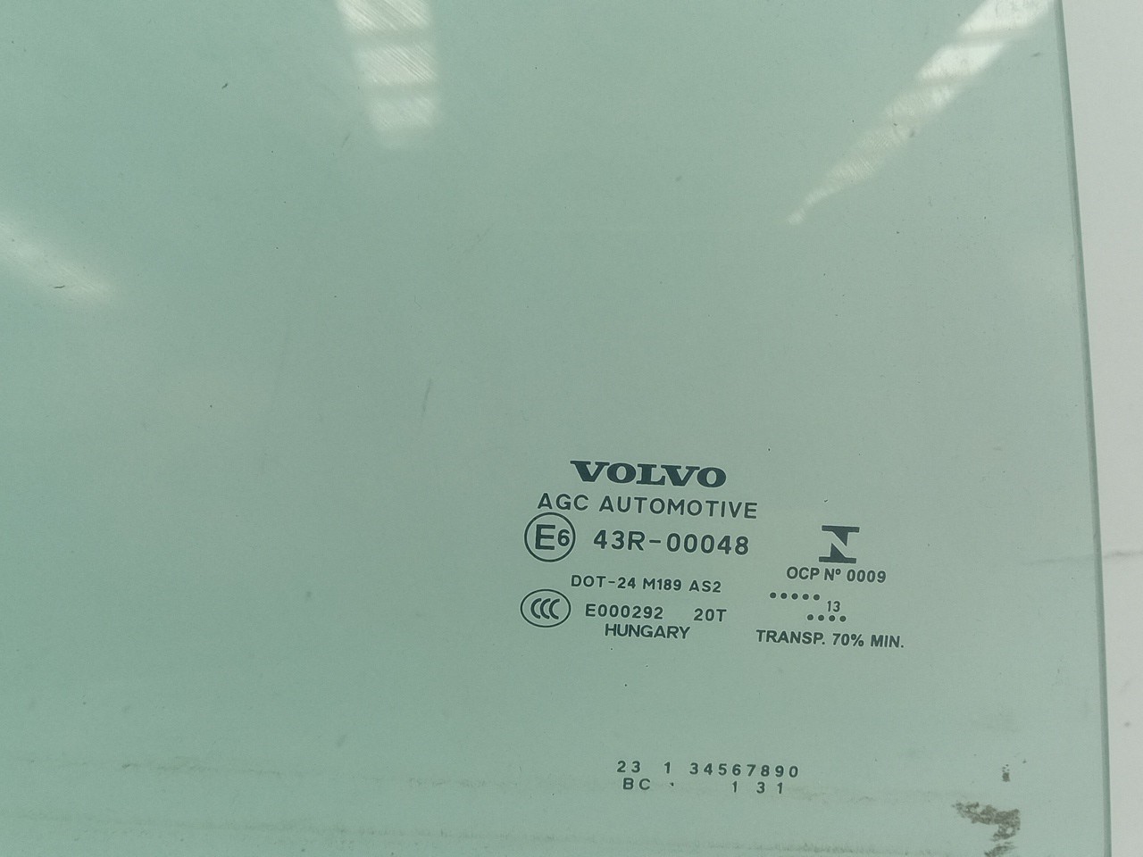 Vidro porta trás direito VOLVO V40 Hatchback Imagem-1
