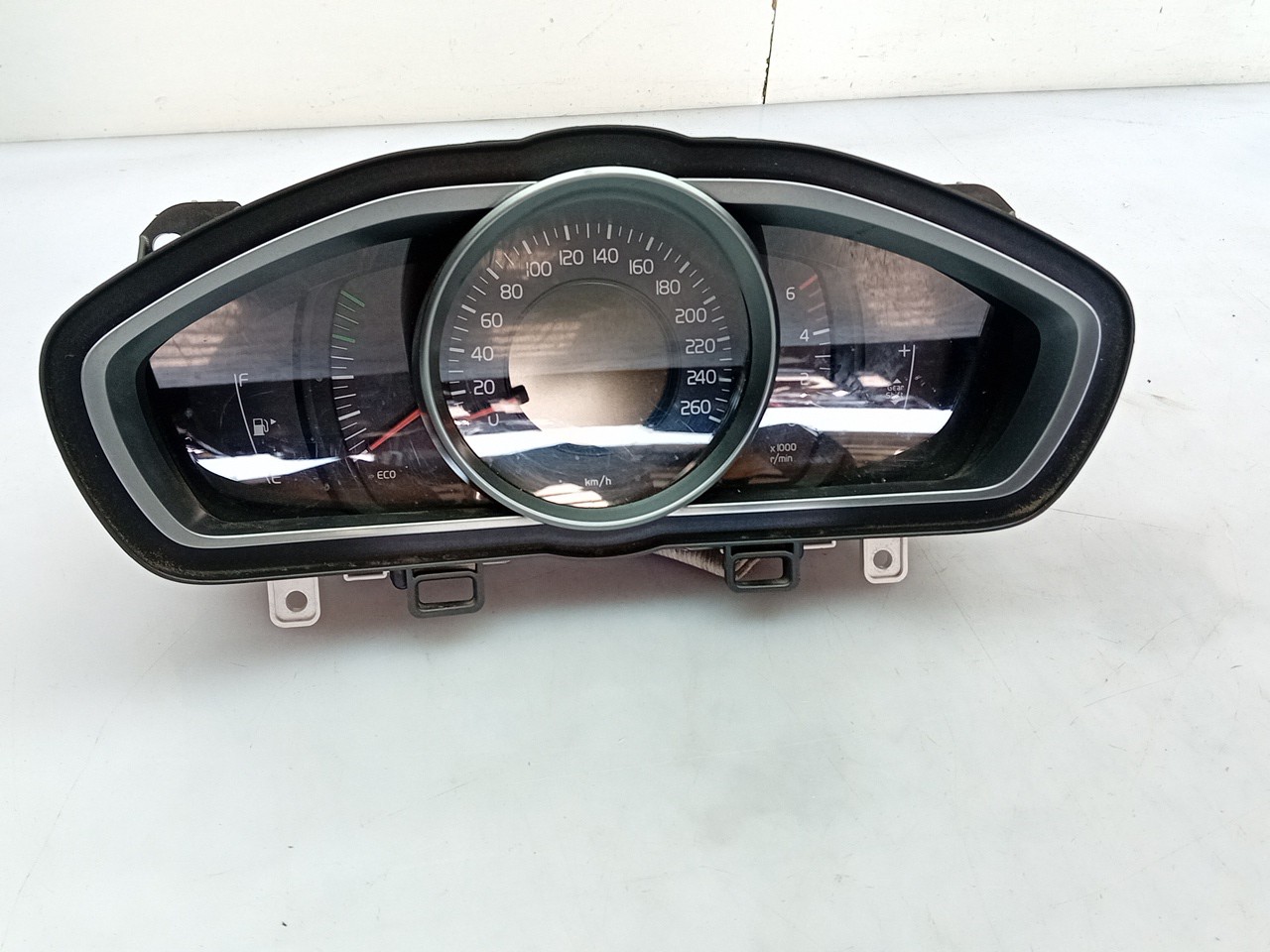 Quadrante / painel de instrumentos VOLVO V40 Hatchback Imagem-1
