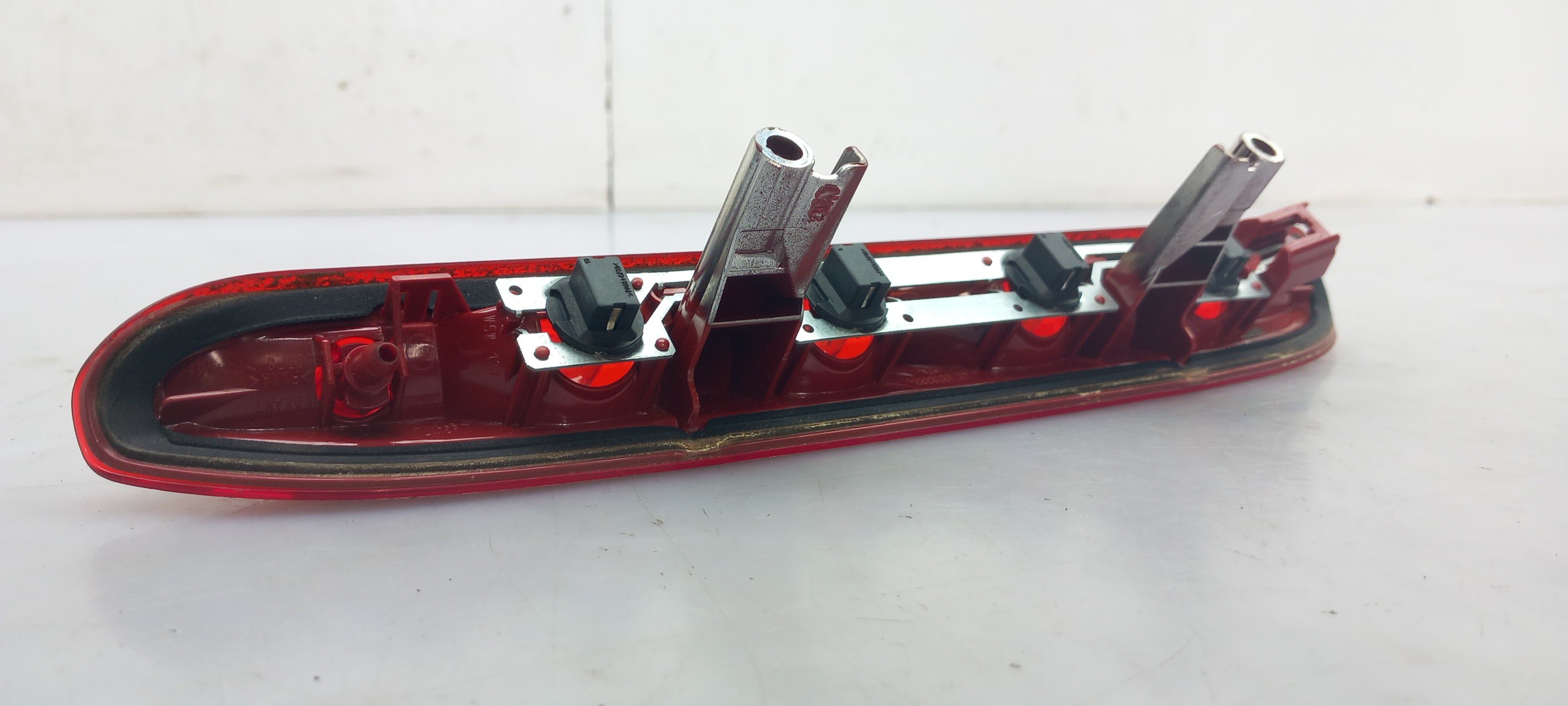 Additional stop light / 3rd stop light PEUGEOT 208 Imagem-1