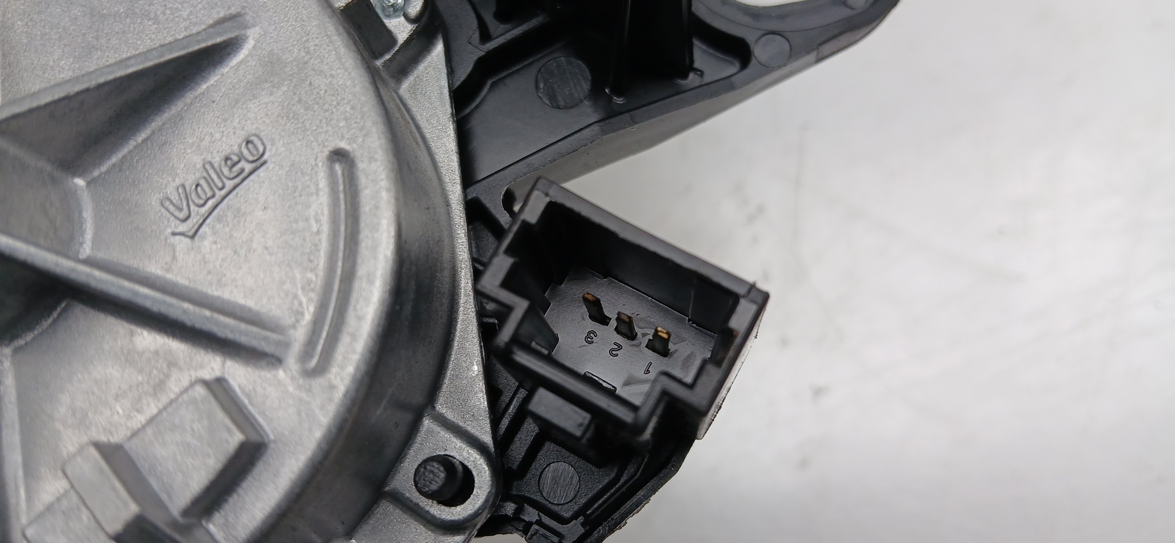 Motor limpa vidros trás PEUGEOT 208 Imagem-2