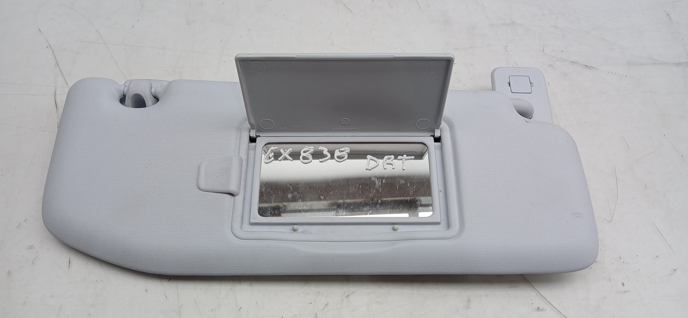 Pála de sol direita PEUGEOT 208 Imagem-1