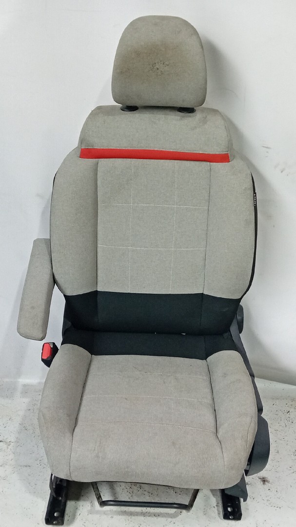 Left Front Seat CITROËN C3 Aircross II (2R_, 2C_) Imagem-1