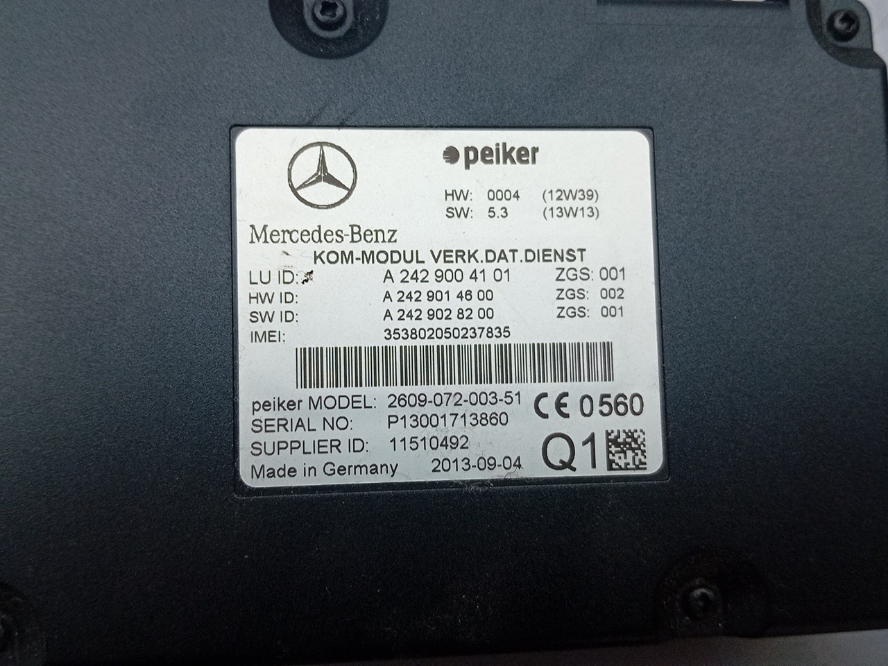 Porta Ingresso USB / AUX / iPod MERCEDES-BENZ Classe E (W212) Imagem-3