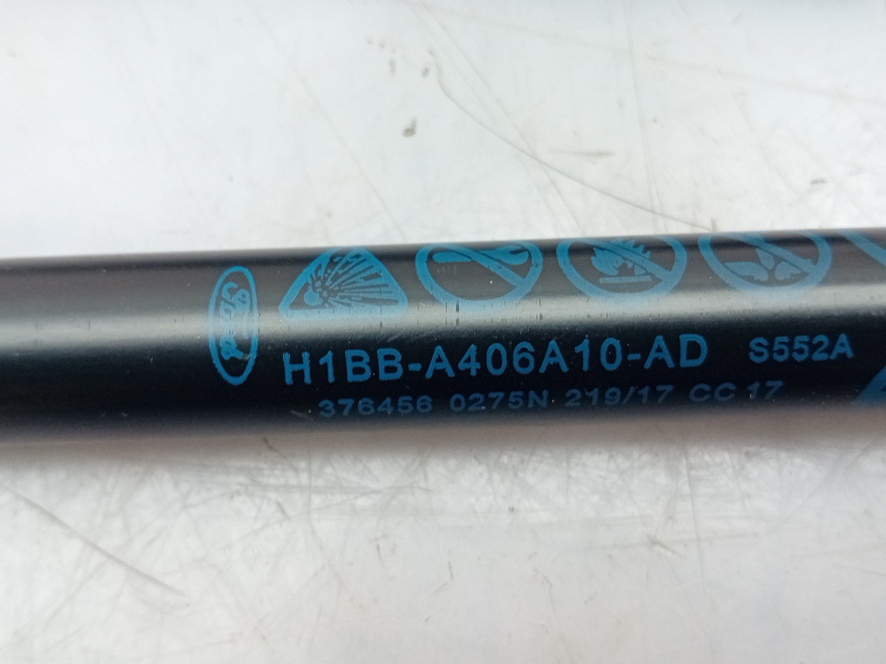 Trunk Shock Absorber FORD Fiesta VII (HJ, HF) Imagem-3