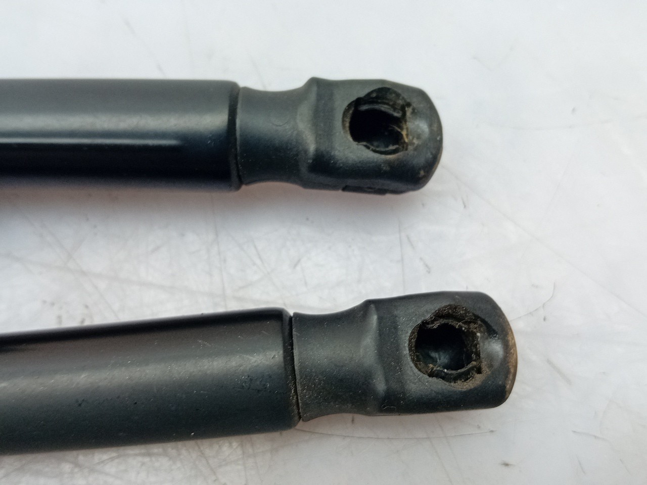Trunk Shock Absorber FORD Fiesta VII (HJ, HF) Imagem-2