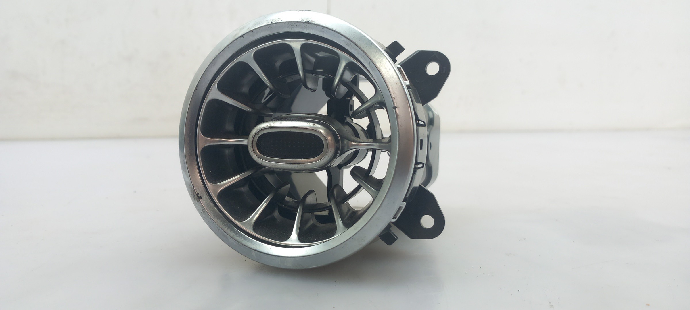 Difusor / saída de ar FORD Fiesta VII (HJ, HF) Imagem-0