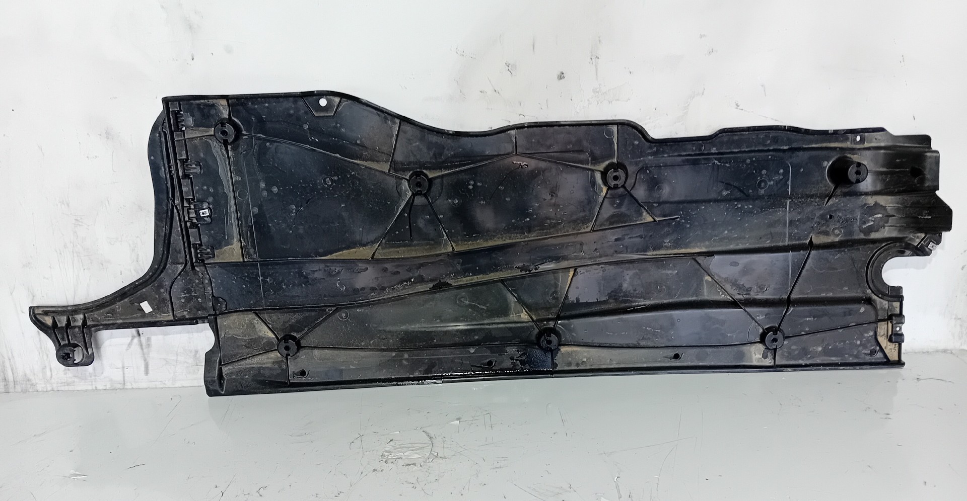 Engine underbody shielding SEAT Leon Sportstourer (KL8) Imagem-1