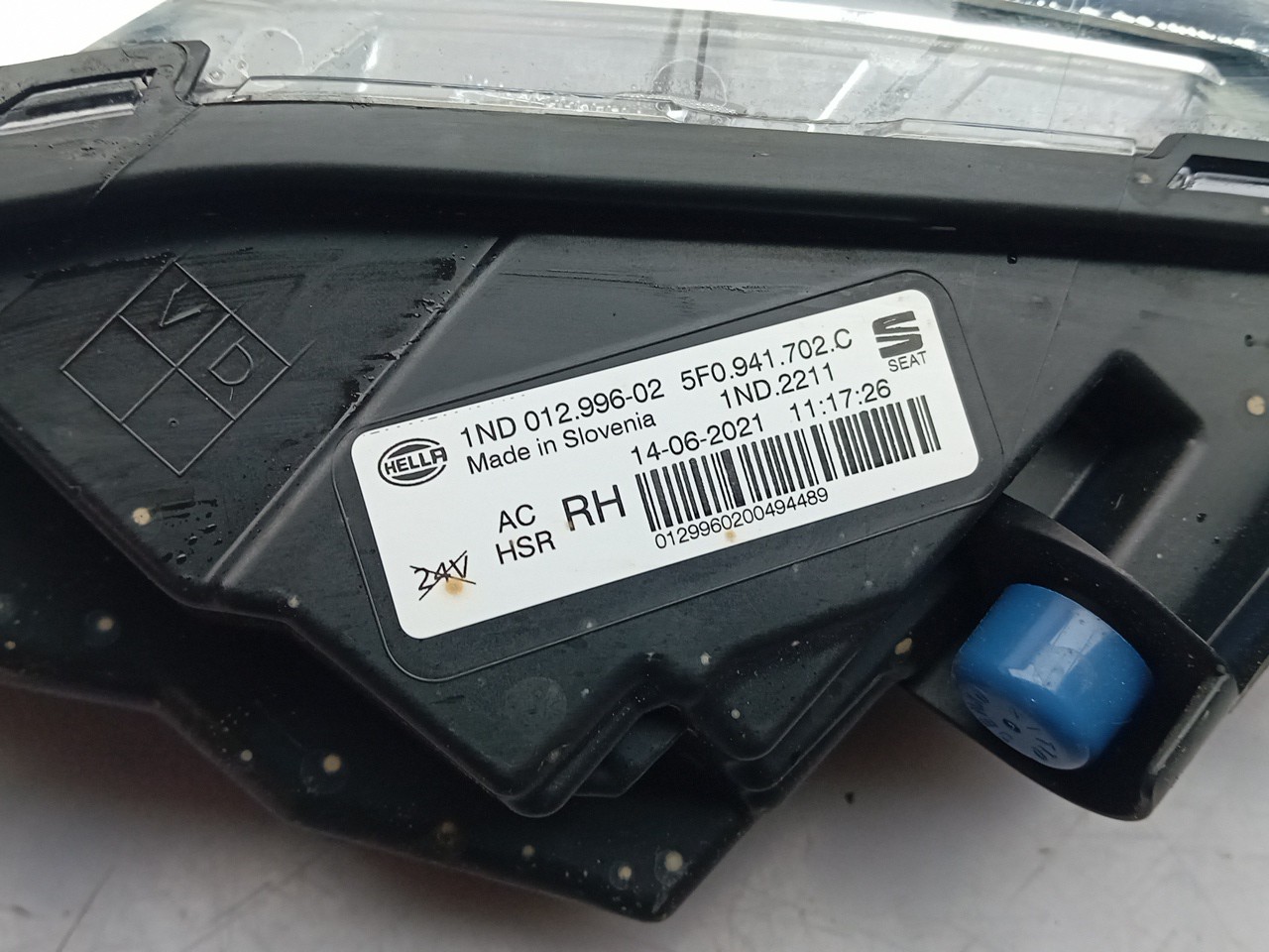Right front fog light  SEAT Leon Sportstourer (KL8) Imagem-3