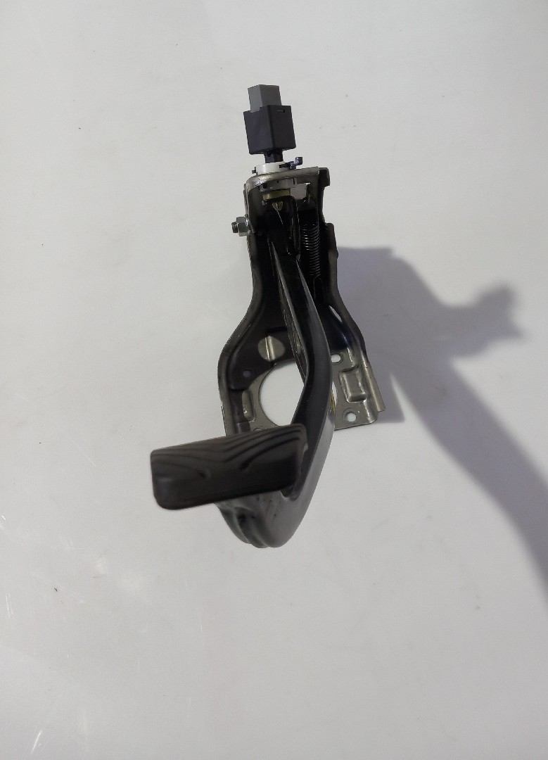 Pedal de freno KIA Carens IV Imagem-1