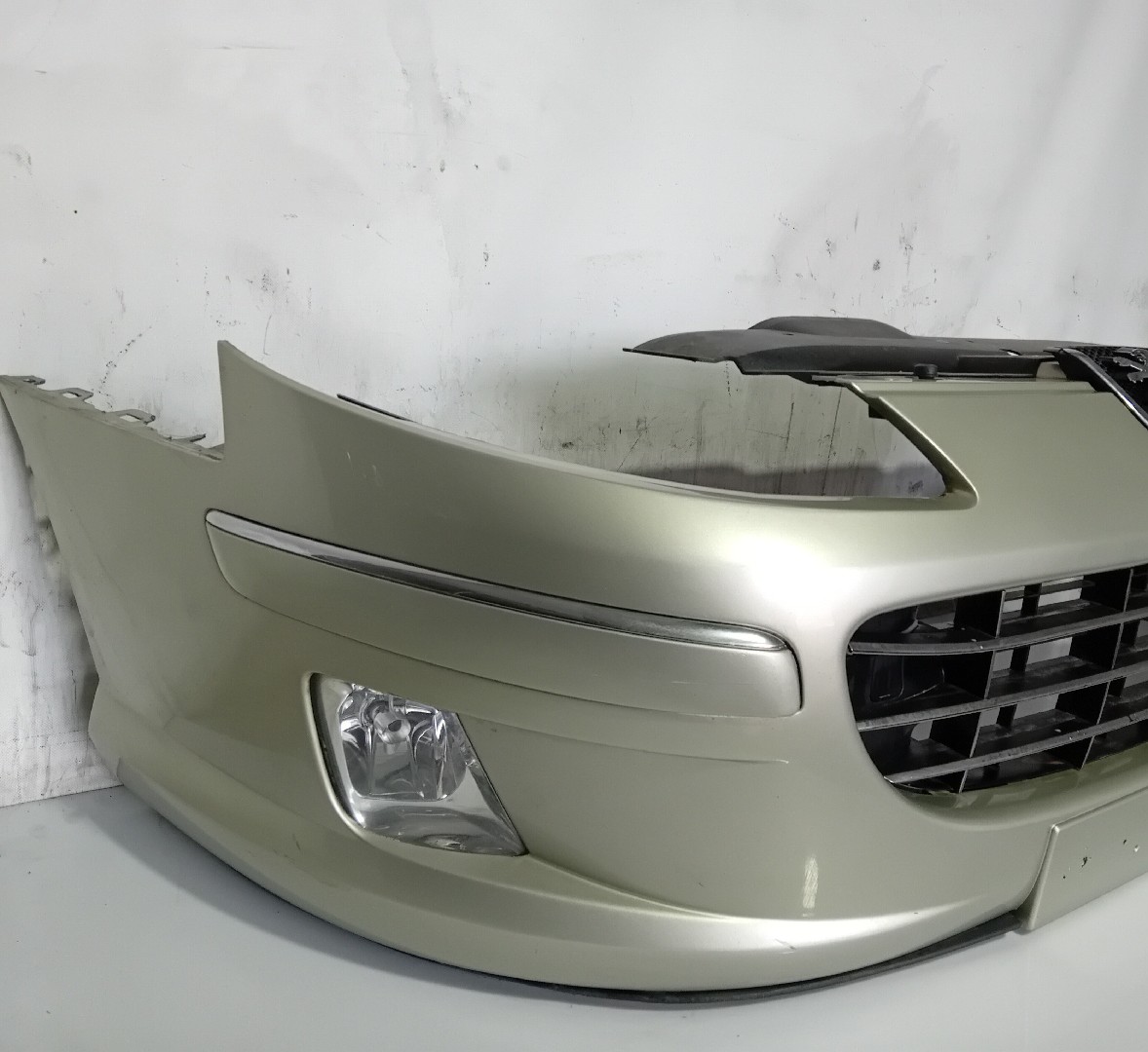 Front Bumper PEUGEOT 407 (6D_) Imagem-1