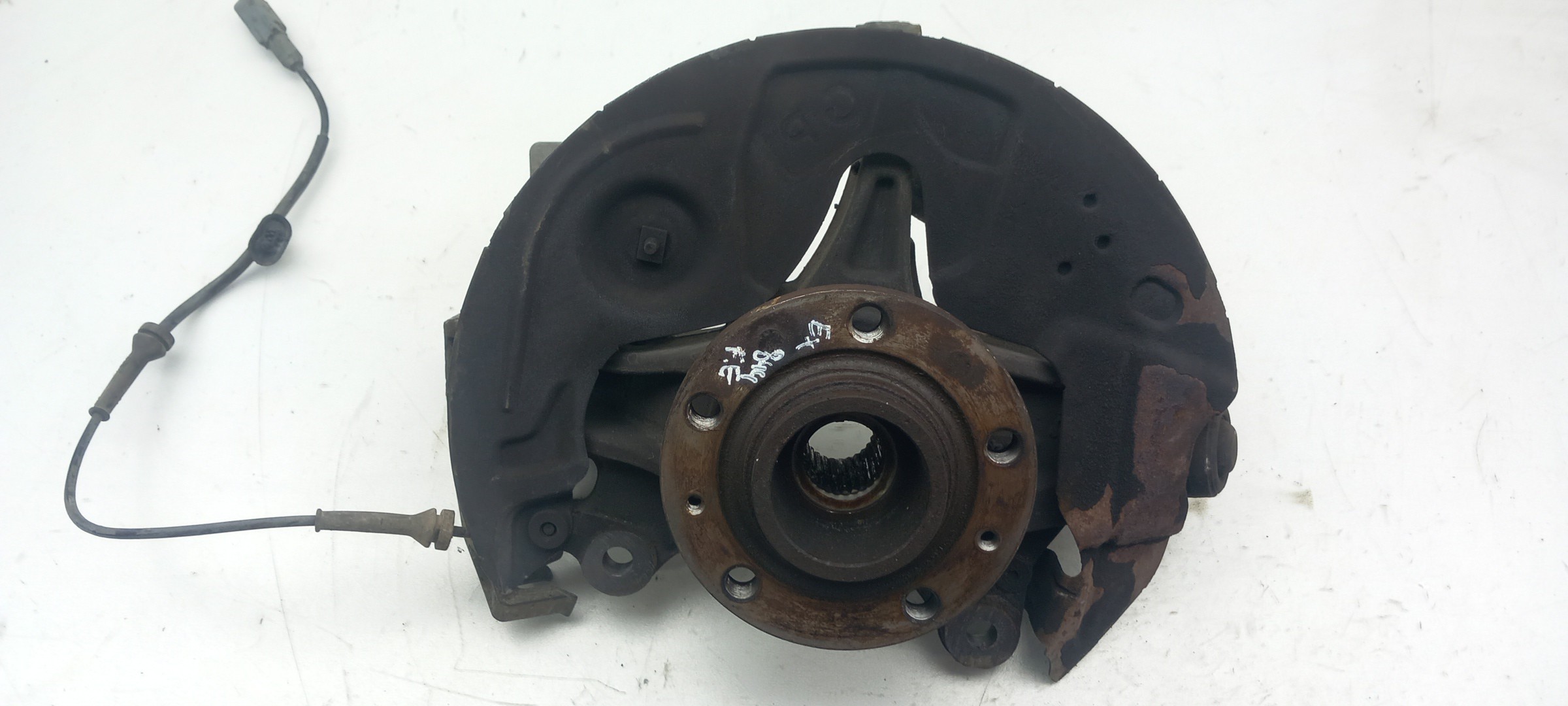 Left front steering knuckle PEUGEOT 308 II Imagem-1
