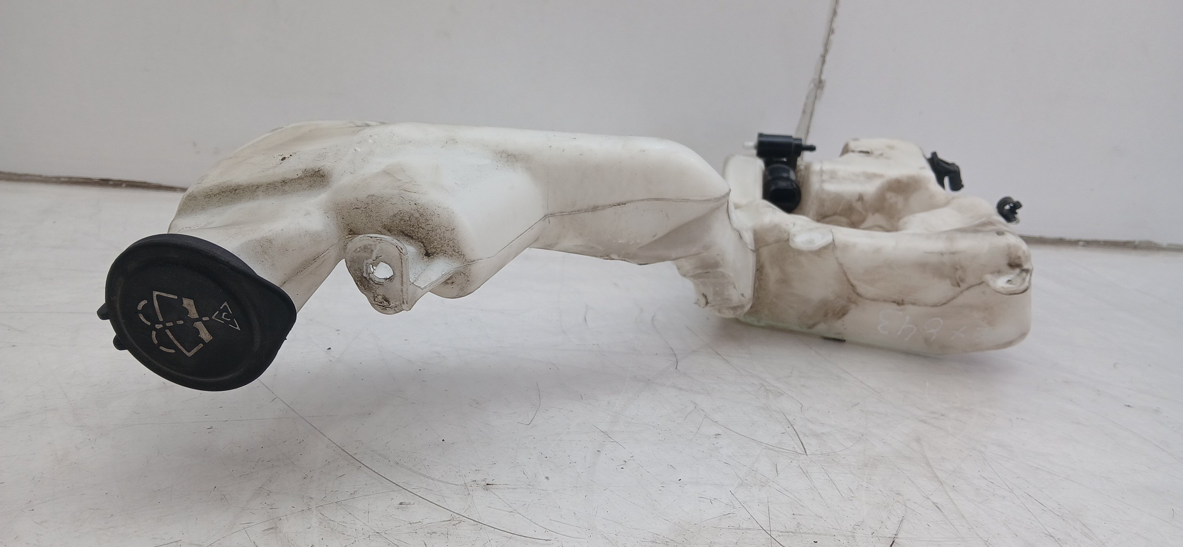 Windshield washer tank