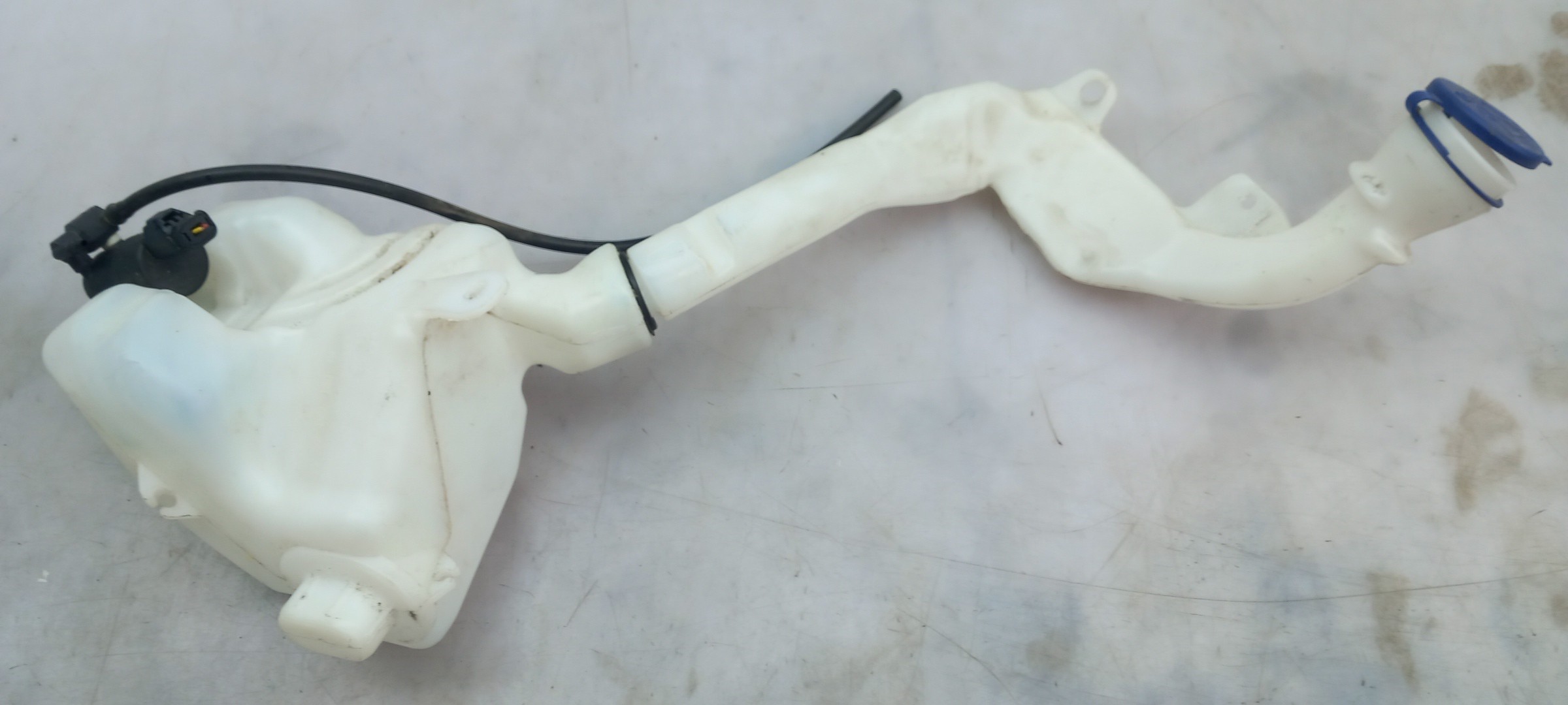 Windshield washer tank