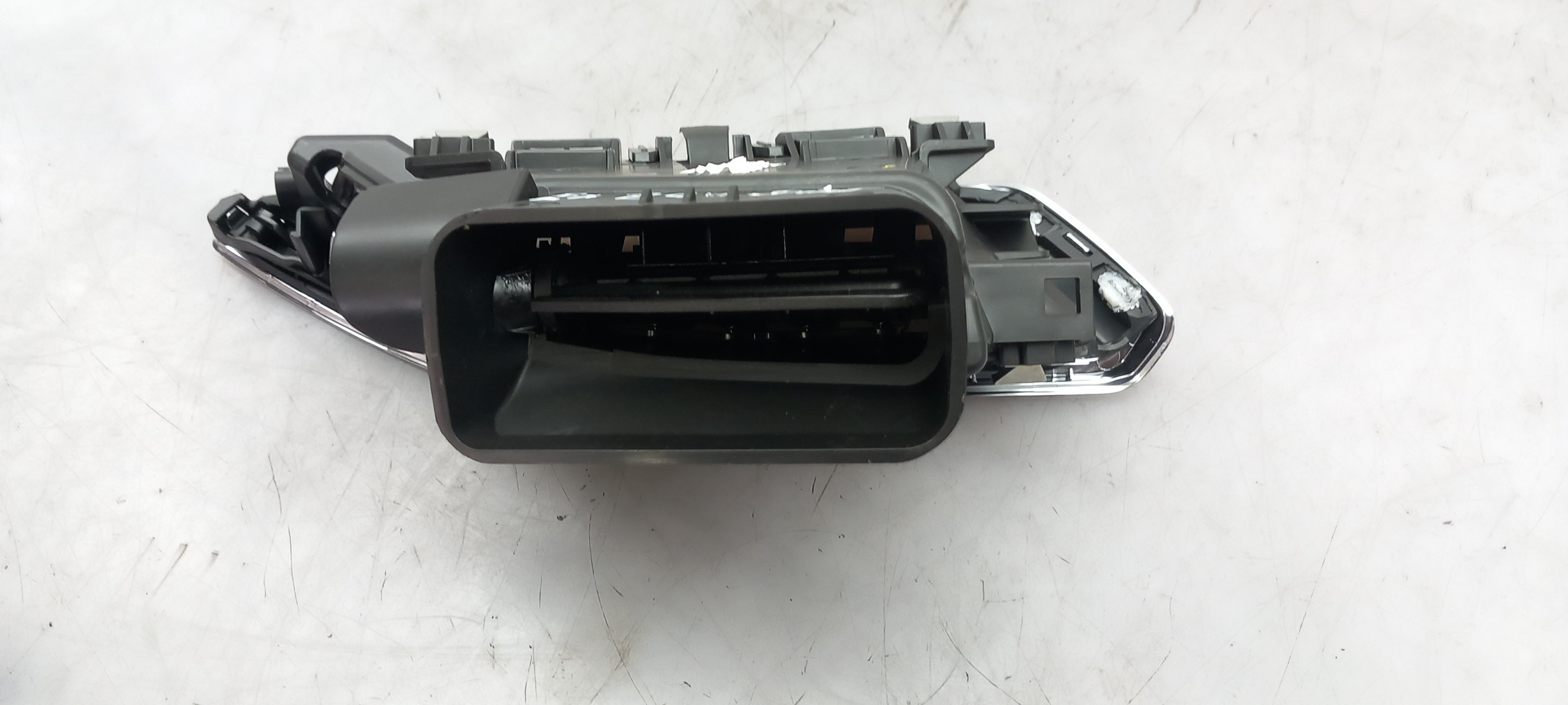 Diffuser / air vent PEUGEOT 2008 I (CU_) Imagem-2