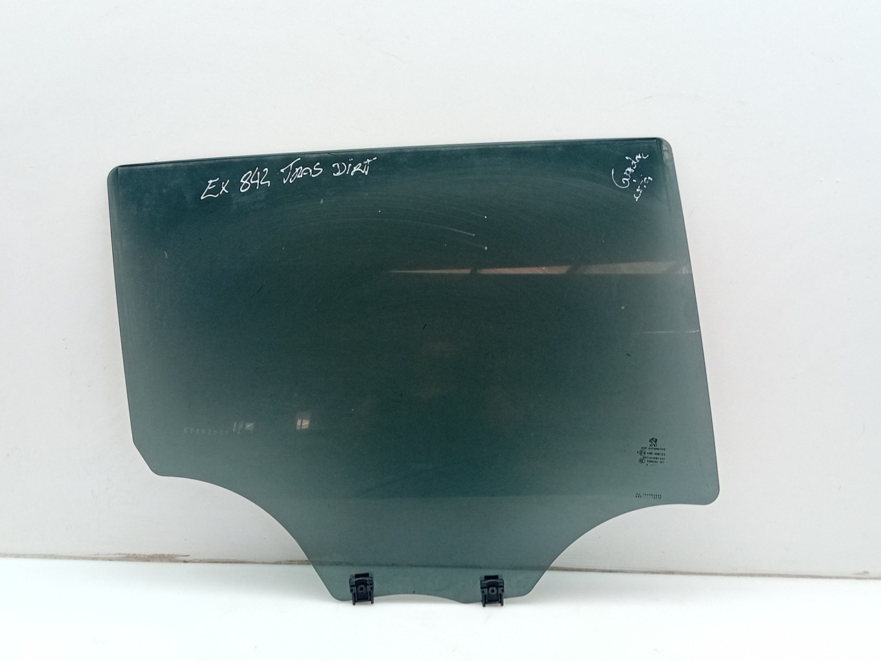 Right rear door glass