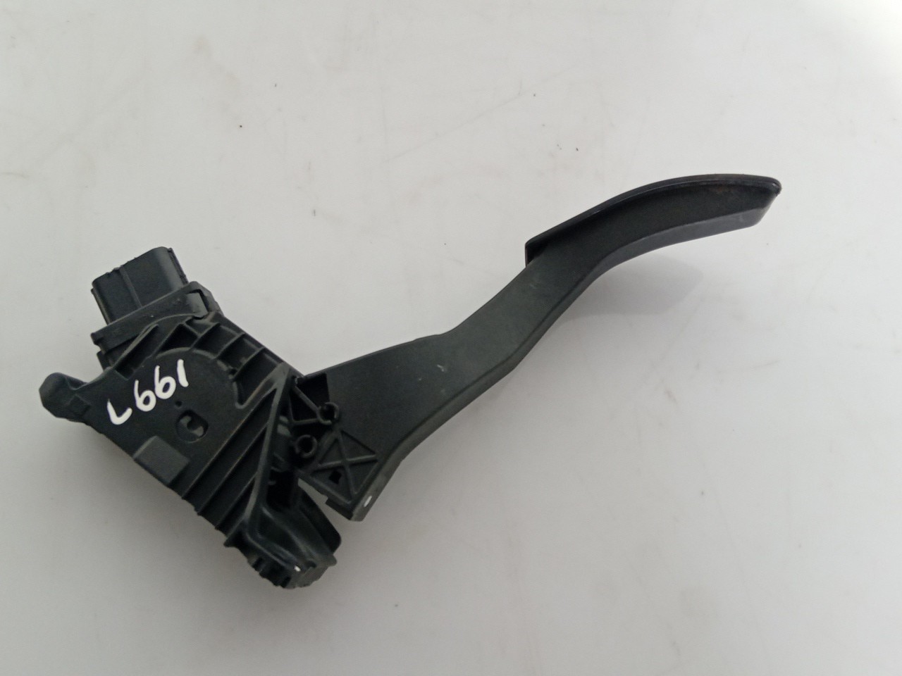 Accelerator Pedal AUDI A3 Sportback (8VA, 8VF) Imagem-1