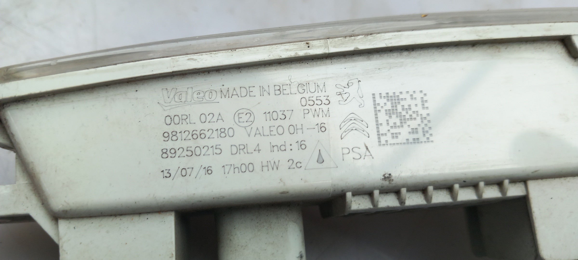 Daytime running light right PEUGEOT 308 SW II Imagem-3