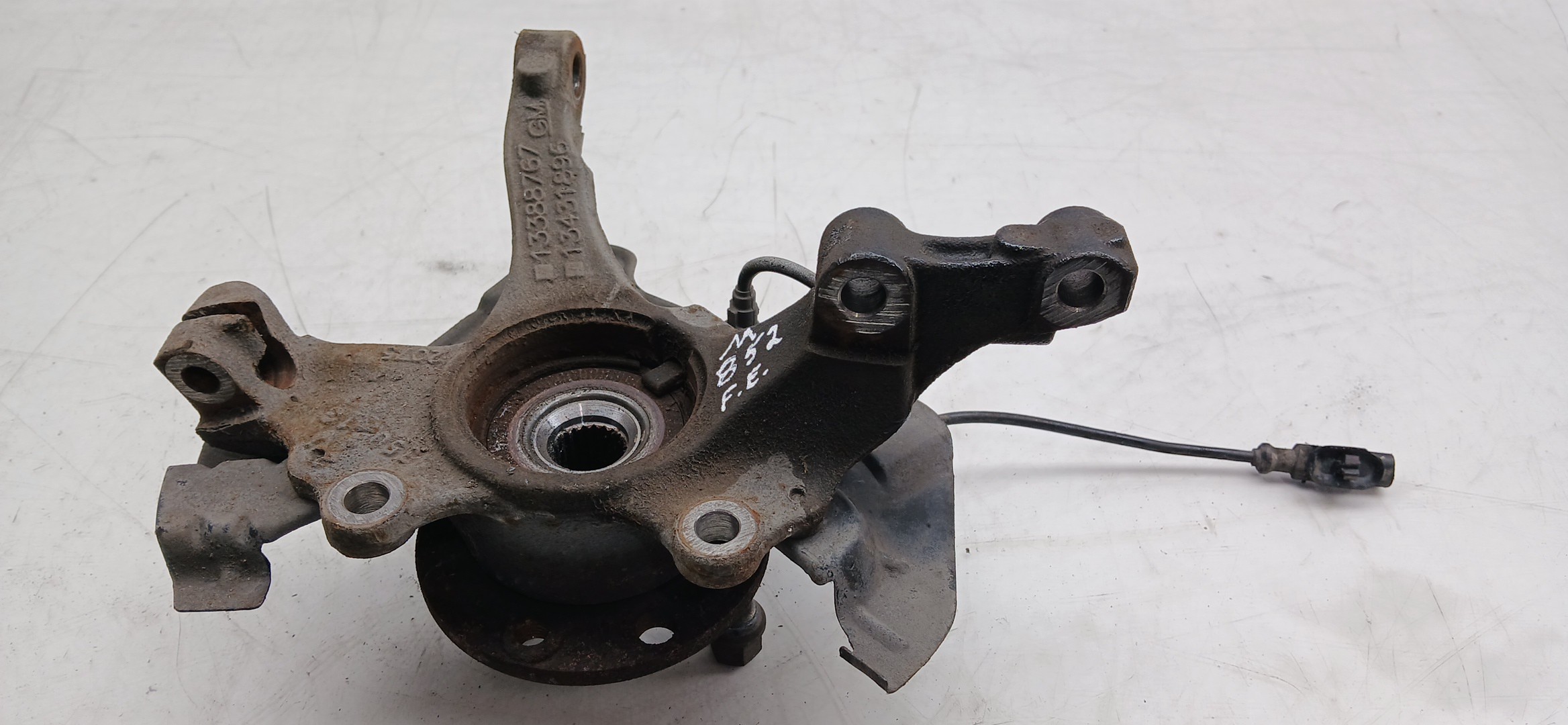 Left front steering knuckle OPEL Adam (M13) Imagem-1