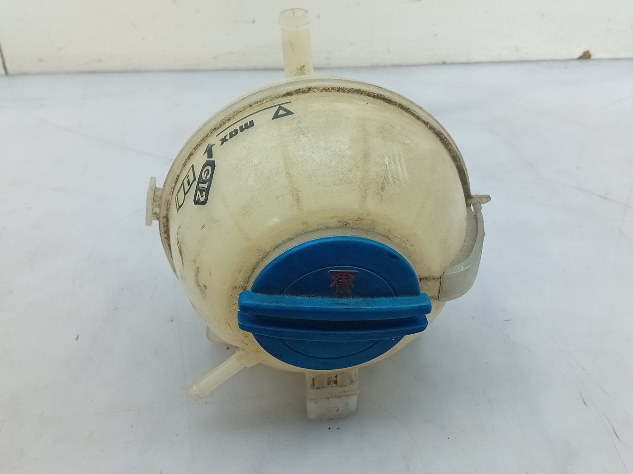 Coolant reservoir