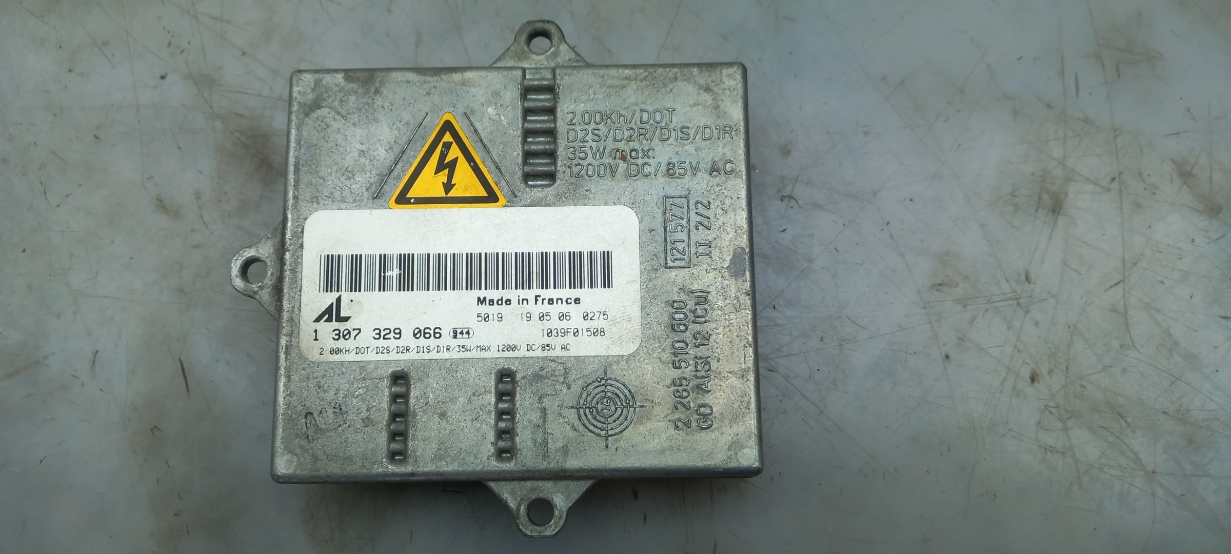 Lighting control unit / Lights ECU AUDI TT (8N3) Imagem-1