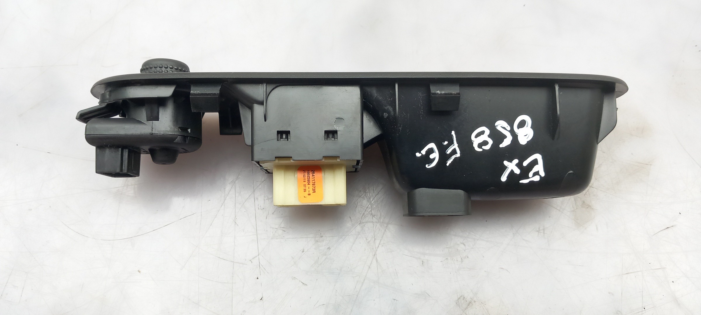Commande / interrupteur lève-vitre Avant gauche RENAULT Twingo III (BCM_) Imagem-2