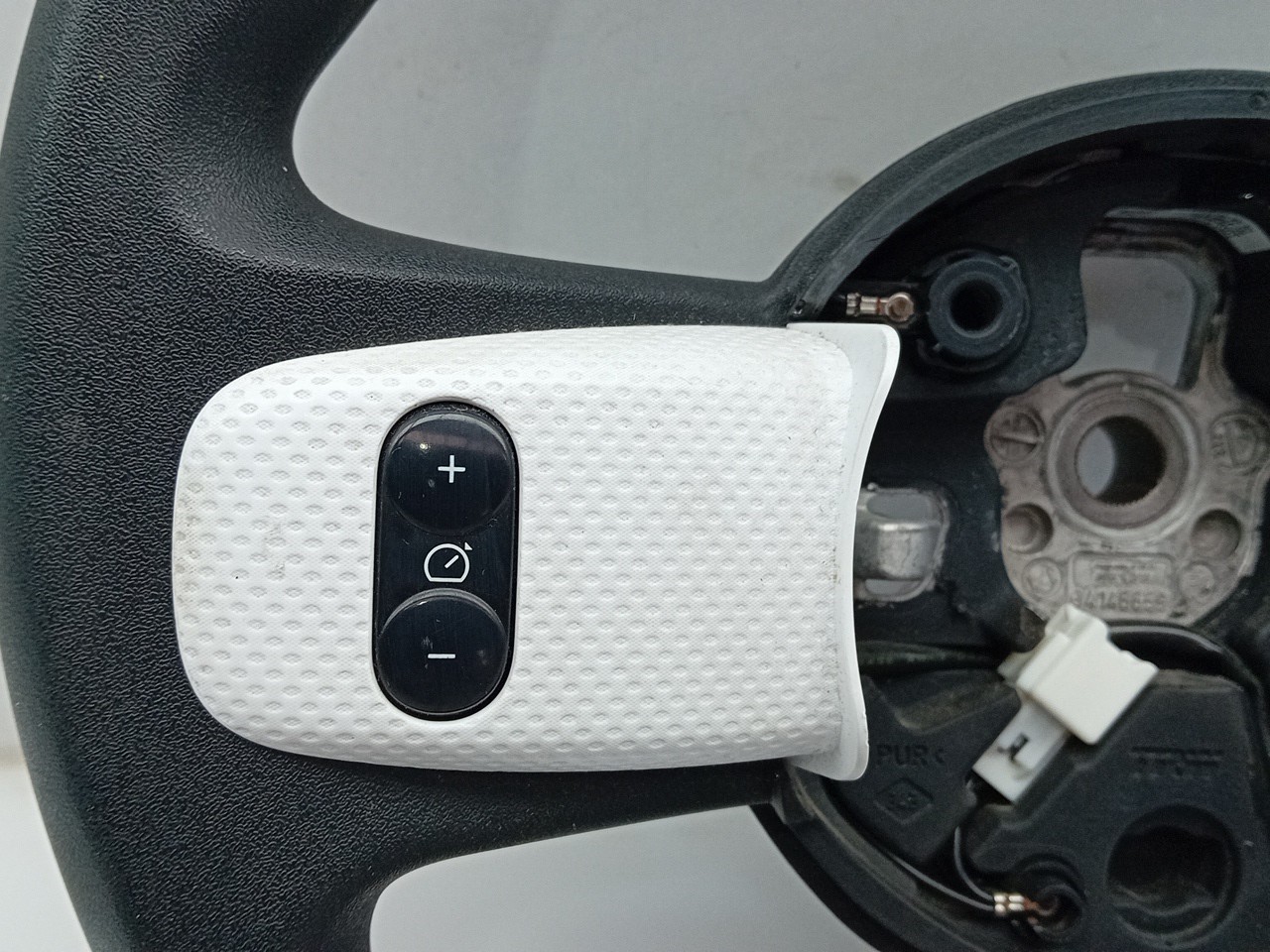Steering wheel RENAULT Twingo III (BCM_) Imagem-2