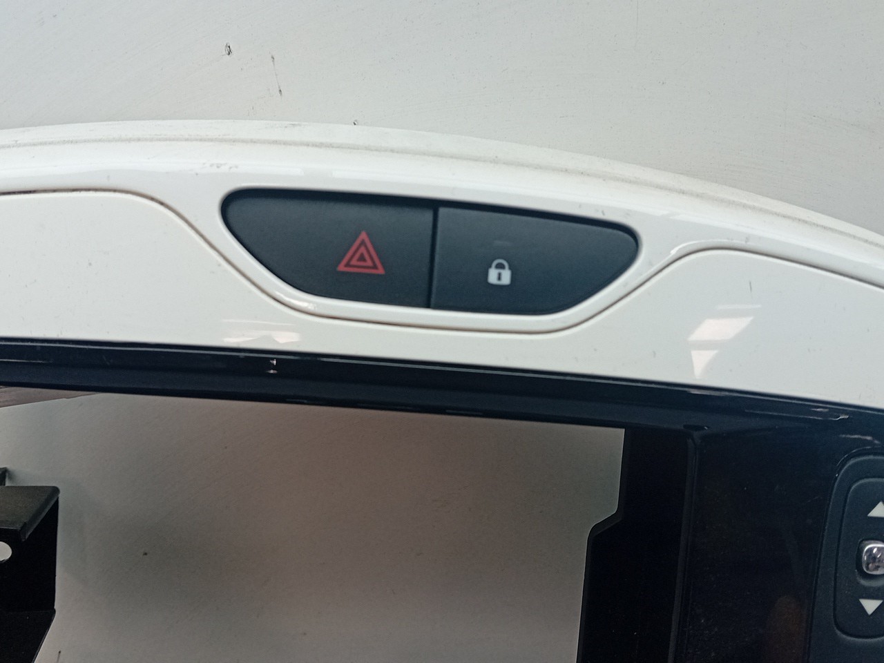 Moldura consola central / radio / aro RENAULT Zoe (BFM_) Imagem-1