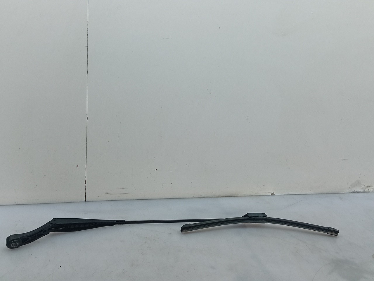 Windscreen wiper arm Right front PEUGEOT 308 SW II Van (LC_) Imagem-1