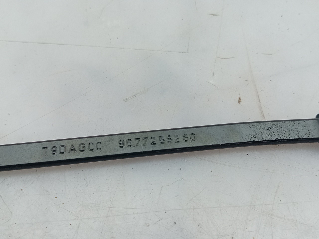 Windscreen wiper arm Left front PEUGEOT 308 SW II Van (LC_) Imagem-2