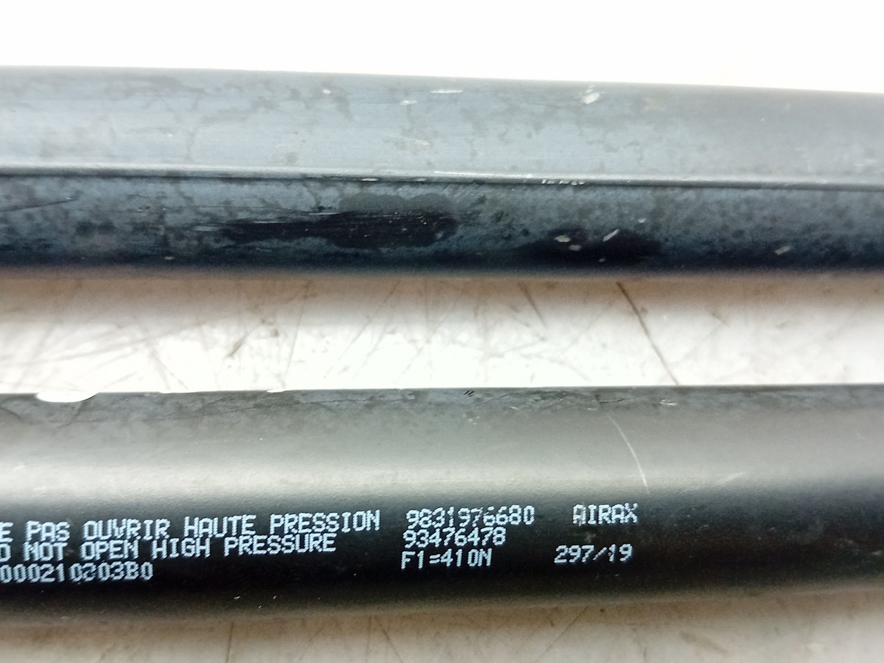 Trunk Shock Absorber OPEL Corsa F Imagem-3