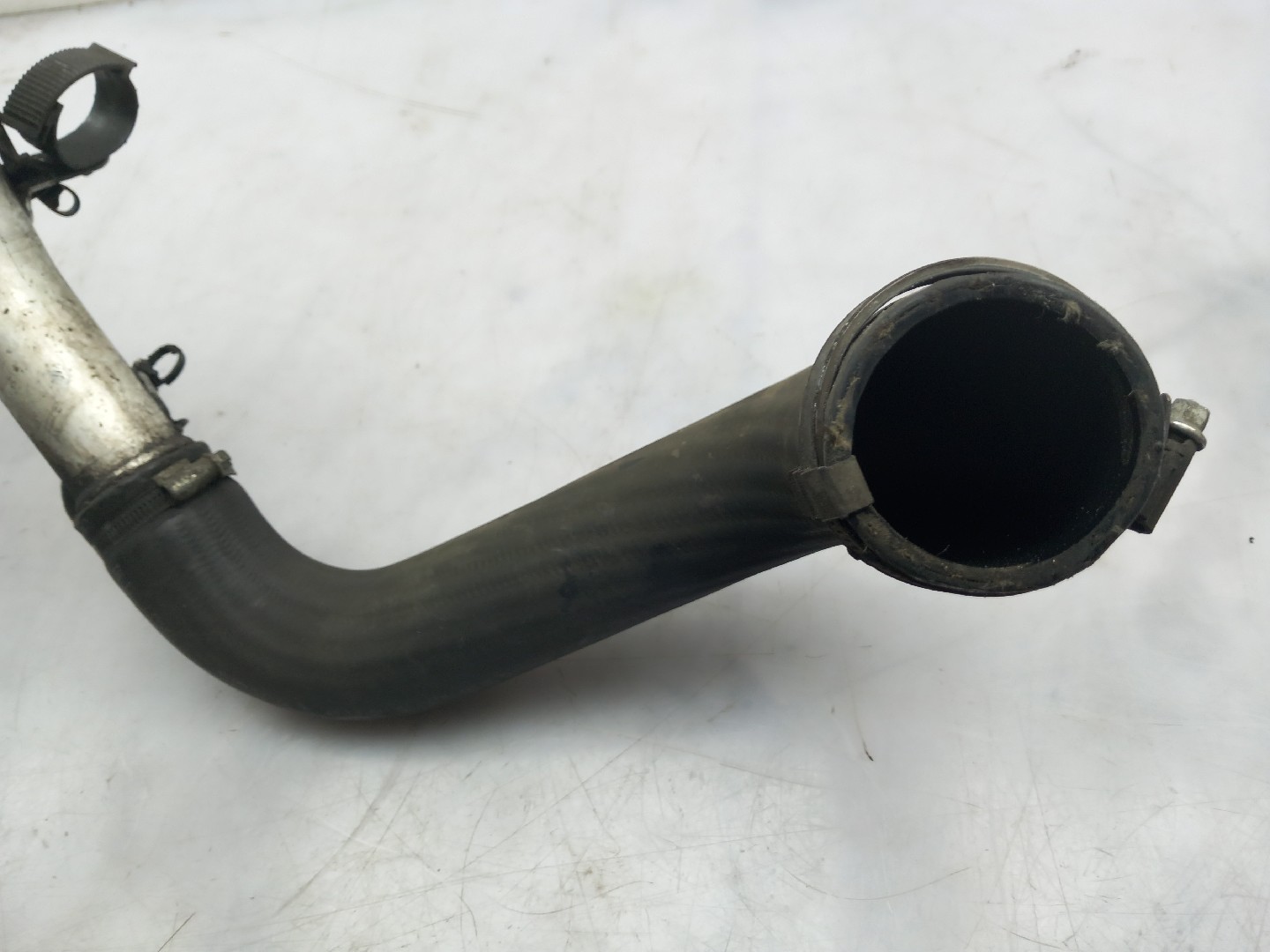 Tubo intercooler VOLVO V40 Hatchback Imagem-2