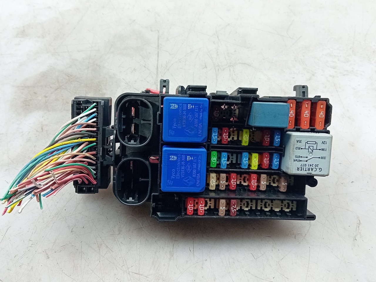 Fuse box / SAM / BSI