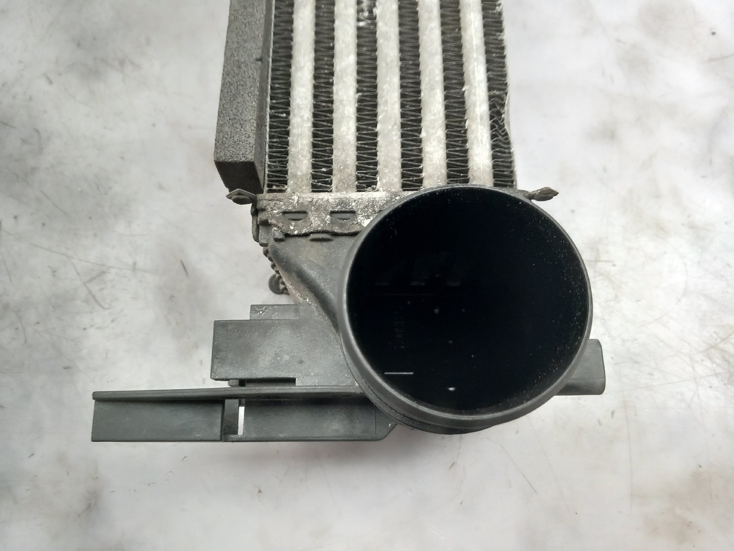 Radiador del intercooler SEAT Ibiza IV SportCoupe (6J1, 6P5) Imagem-2