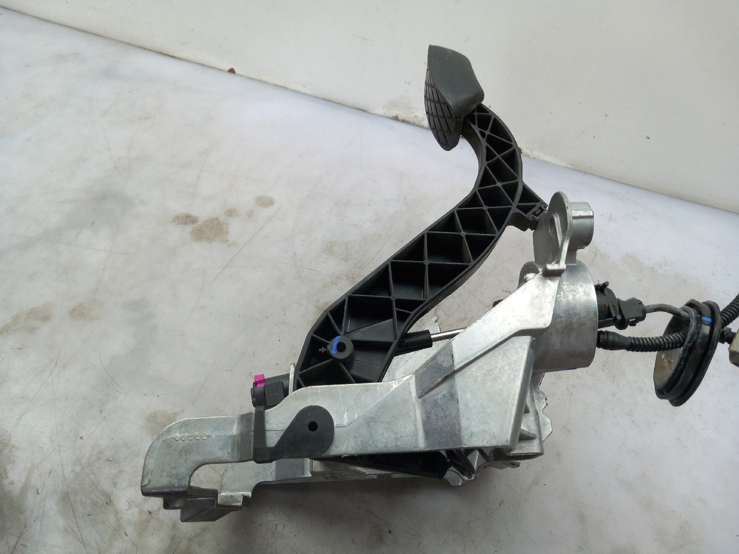 Clutch Pedal AUDI A4 Avant (8K5, B8) Imagem-1