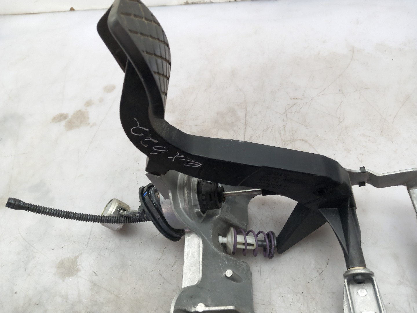 Clutch Pedal AUDI A4 Avant (8K5, B8) Imagem-3