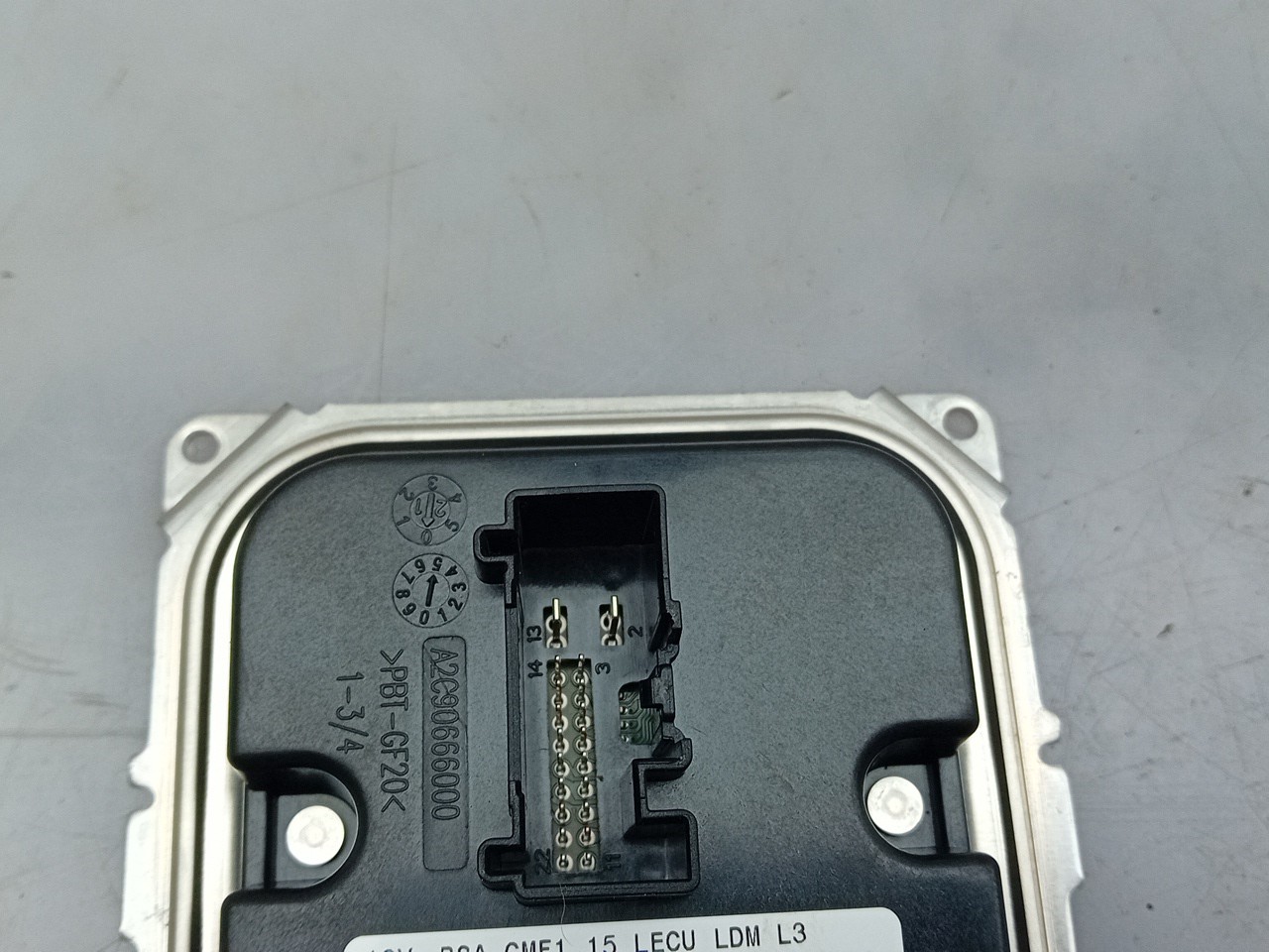 Lighting control unit / Lights ECU RENAULT Zoe (BFM_) Imagem-2