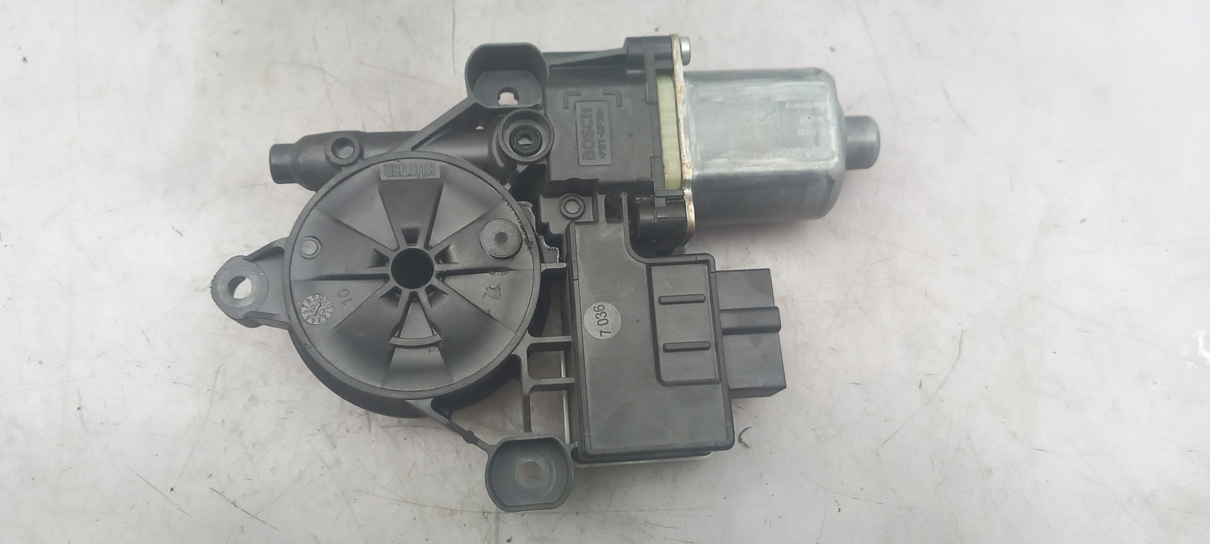 Motor vidro trás direito VOLKSWAGEN Polo (AW1) Imagem-1