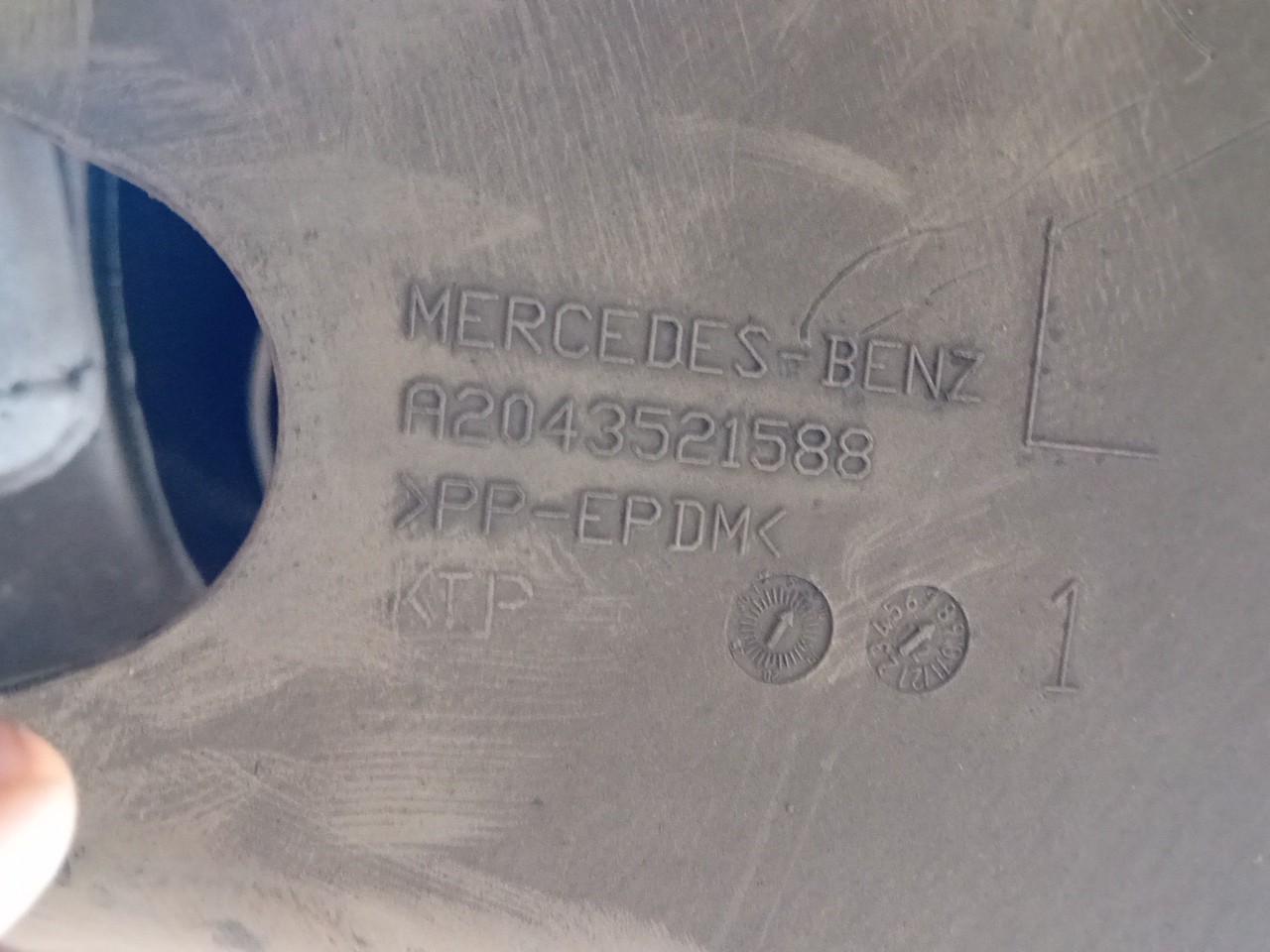 Brazo suspensión delantero izquierdo MERCEDES-BENZ Classe C (W204) Imagem-1
