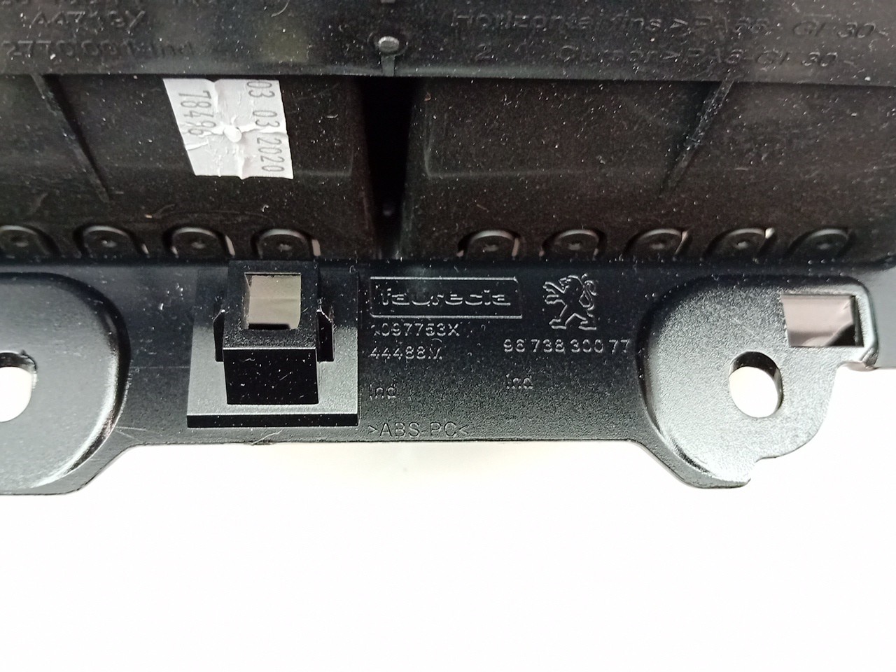 Moldura da consola central / rádio / aro PEUGEOT 208 Imagem-2