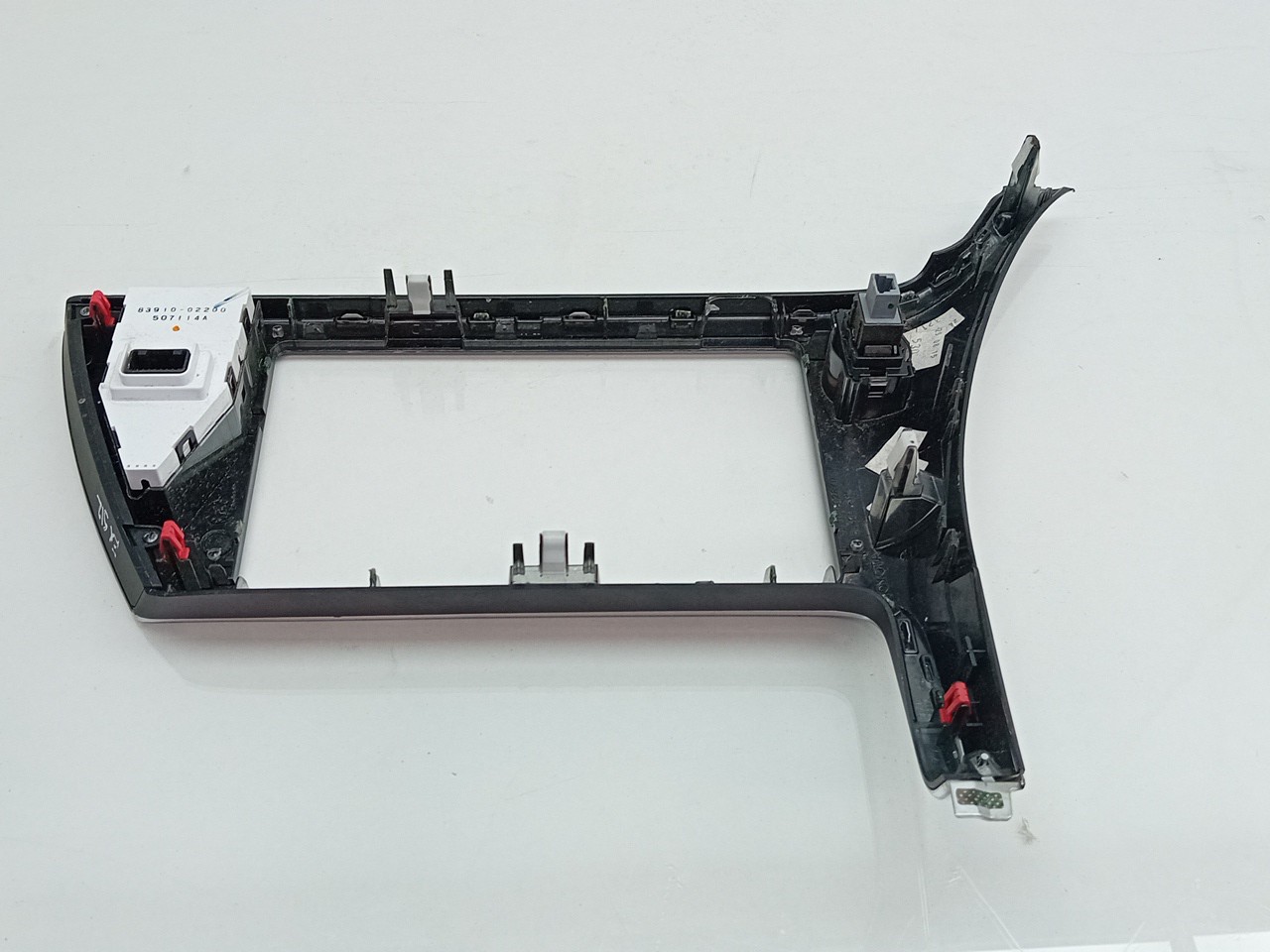 Panneau revêtement console centrale / radio TOYOTA Auris Touring Sports (_E18_) Imagem-1