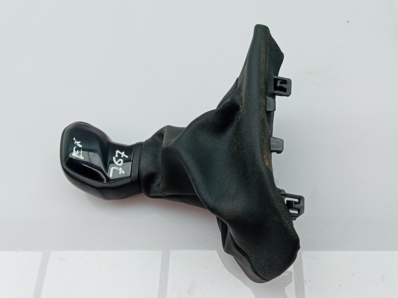 Gear lever shifter / knob  PEUGEOT 208 Imagem-2